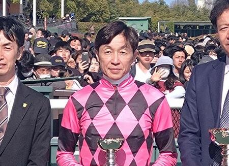 中京１０ＲでバースデーＶを飾った武豊