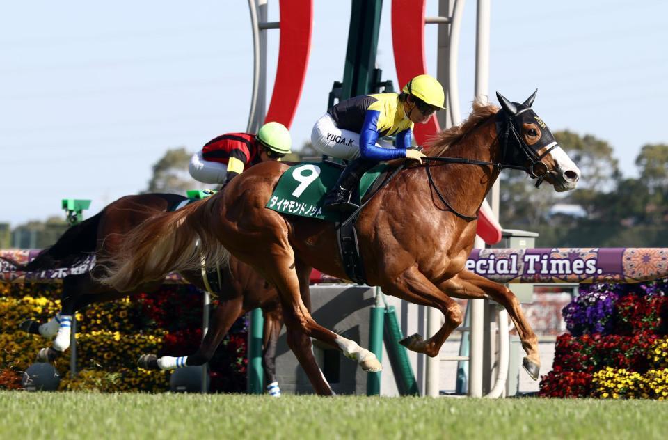 ファルコンＳを制した川田騎乗のダイヤモンドノット（手前）