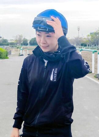 取材に応じる河原田騎手