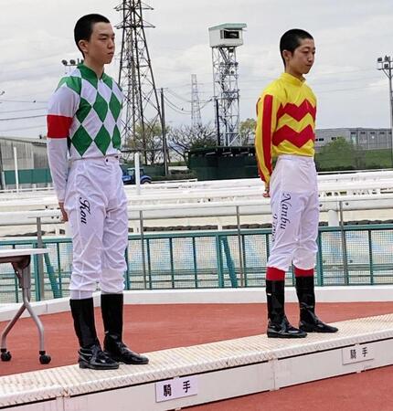 14日にデビュー予定の（左から）高橋洸佑と南部楓馬