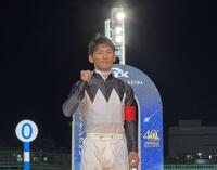 デビューを迎え、お披露目会に出席した大井競馬所属の西優哉