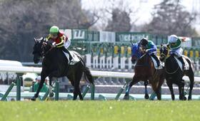 フローラＳを予定しているラベルセーヌ（左）＝未勝利戦Ｖ時