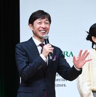 トークで盛り上げる武豊騎手（撮影・園田高夫）