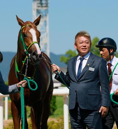 イッテラッシャイで鳳雛Ｓを制した堀江貴文氏（撮影・石湯恒介）