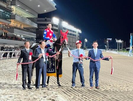 川崎スパーキングスプリントを制したハーフブルーと関係者