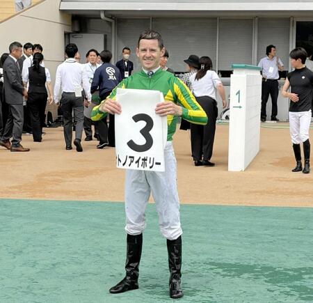 サトノアイボリーで来日後初勝利を挙げたコレット