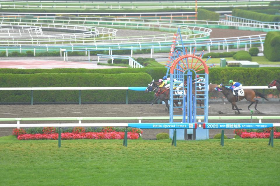 首差で勝利を収めた武豊騎手