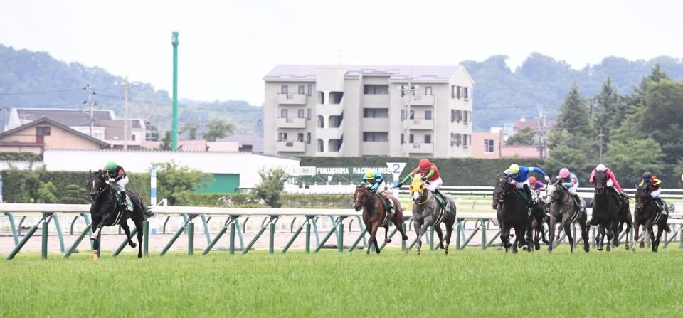 七夕賞を勝利したアスクナイスショー（左）＝撮影・園田高夫