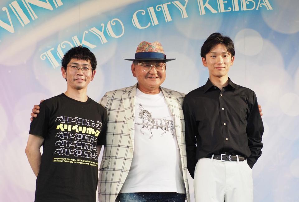 「ＪＲＡジョッキーズトークステージ」に登場した（左から）戸崎圭太騎手、矢作芳人調教師、坂井瑠星騎手