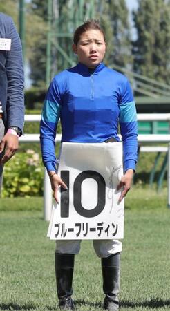 １Ｒを制した小林美駒（撮影・西岡正）