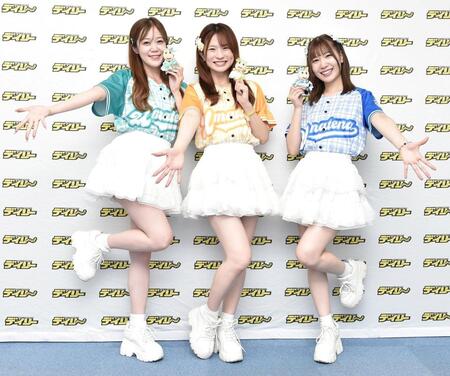 サマーチャンピオンをＰＲする（左から）秋山楓さん、桜衣かれんさん、望月琉菜さん
