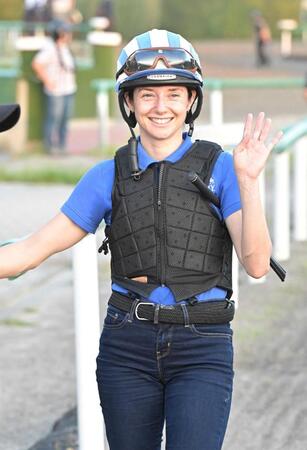 　美浦トレセンで調教に騎乗したミシェル