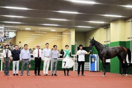 中京３Ｒの新馬戦を制した柳田悠岐氏の所有馬ゴーイントゥノヴァ