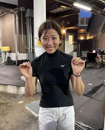 川崎競馬場初騎乗初勝利を果たして笑顔を見せる今村聖奈