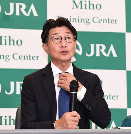 引退会見を行った柴田善臣騎手（撮影・園田高夫）