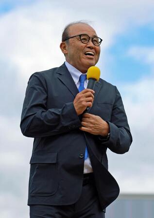 予想を披露する岡田彰布顧問（撮影・石湯恒介）