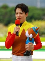 年間１００勝を達成した松山弘平（撮影・石湯恒介）