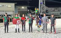 園田チャレンジカップを制覇したエコロガイアと関係者（撮影・中山伸治）