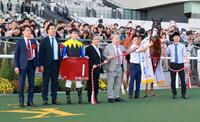 スワンＳを制したダイヤモンドノット＝京都競馬場（撮影・石湯恒介）