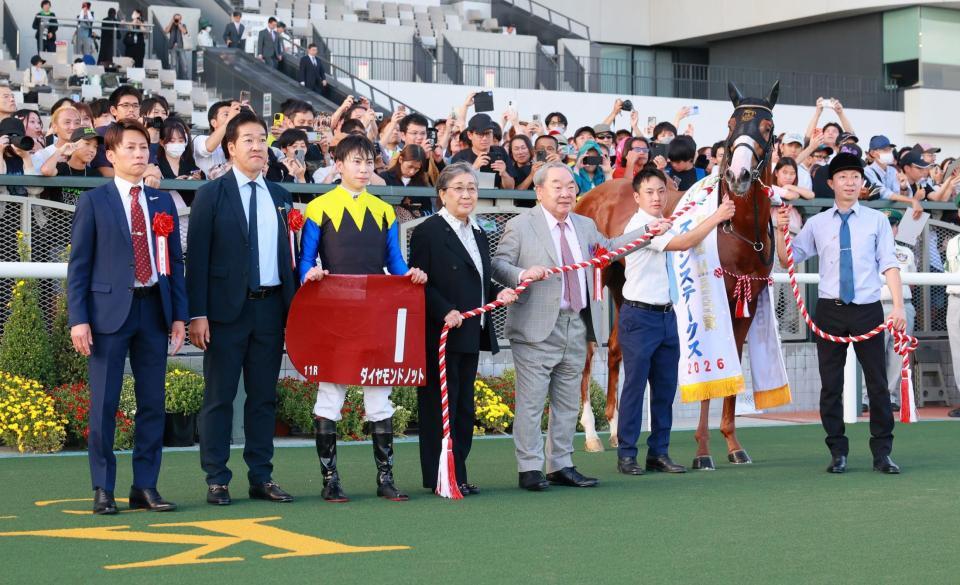 スワンＳを制したダイヤモンドノット＝京都競馬場（撮影・石湯恒介）