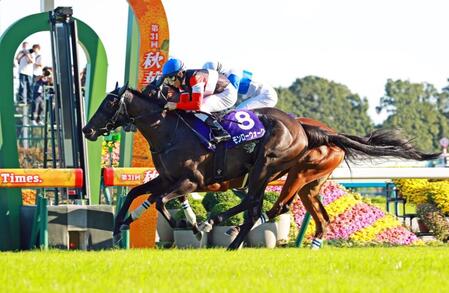 無傷の５連勝で秋華賞を制したモンローウォーク（撮影・石湯恒介）