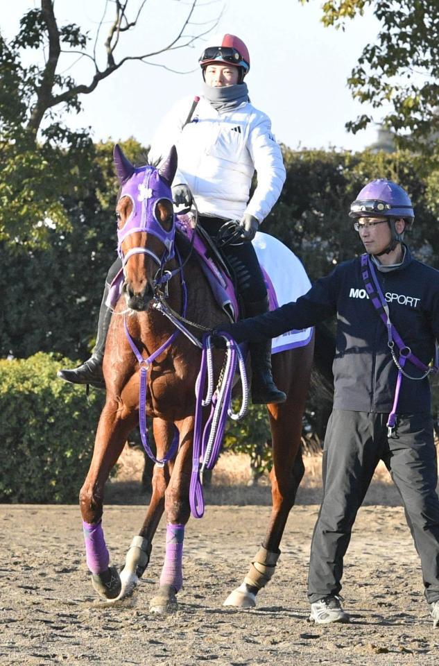 タマモカンパネラの追い切りを担当した谷原柚希＝美浦トレセン